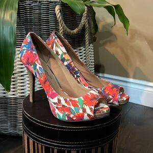 Summer sandals / Size 8W